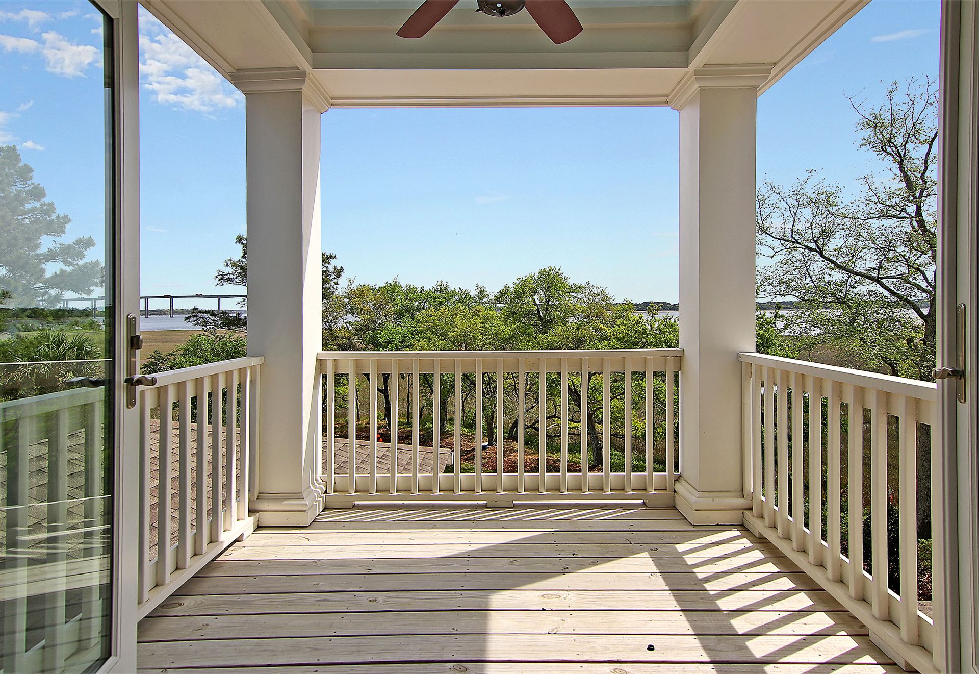 Photos of a high-end home at 1868 Beekman St, Charleston, South Carolina