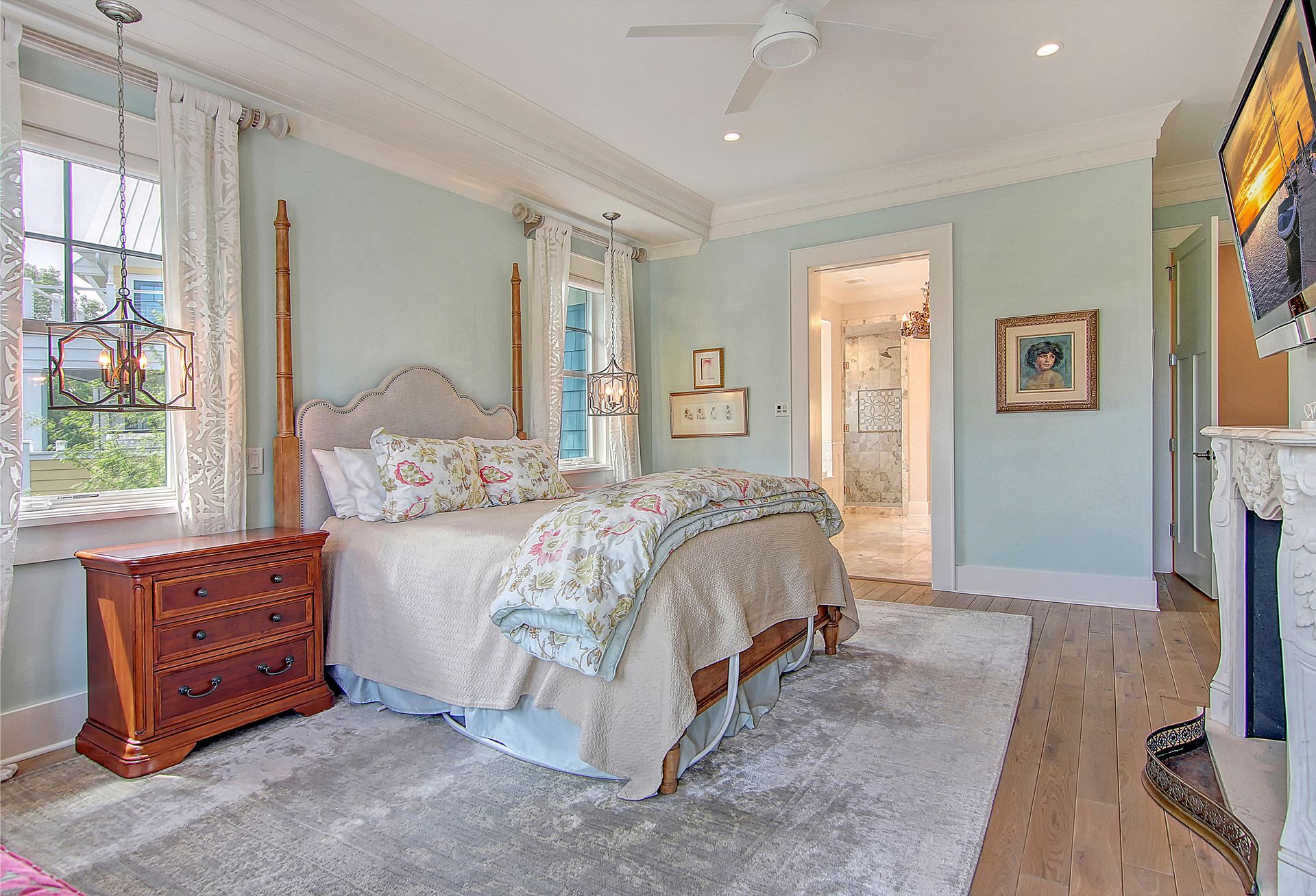 Photos of a high-end home at 1868 Beekman St, Charleston, South Carolina