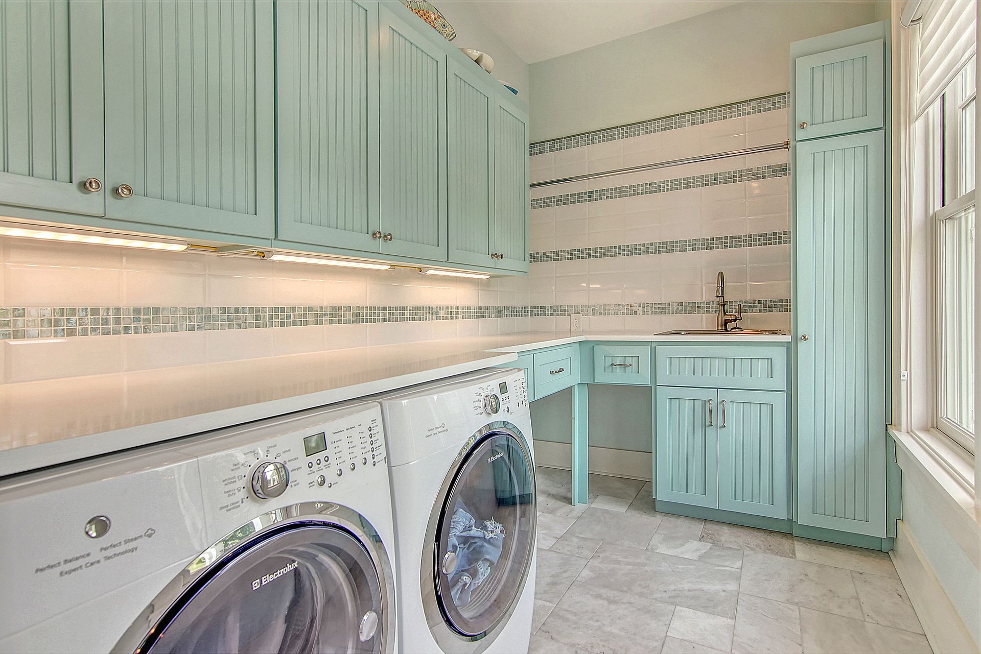 Photos of a high-end home at 1868 Beekman St, Charleston, South Carolina