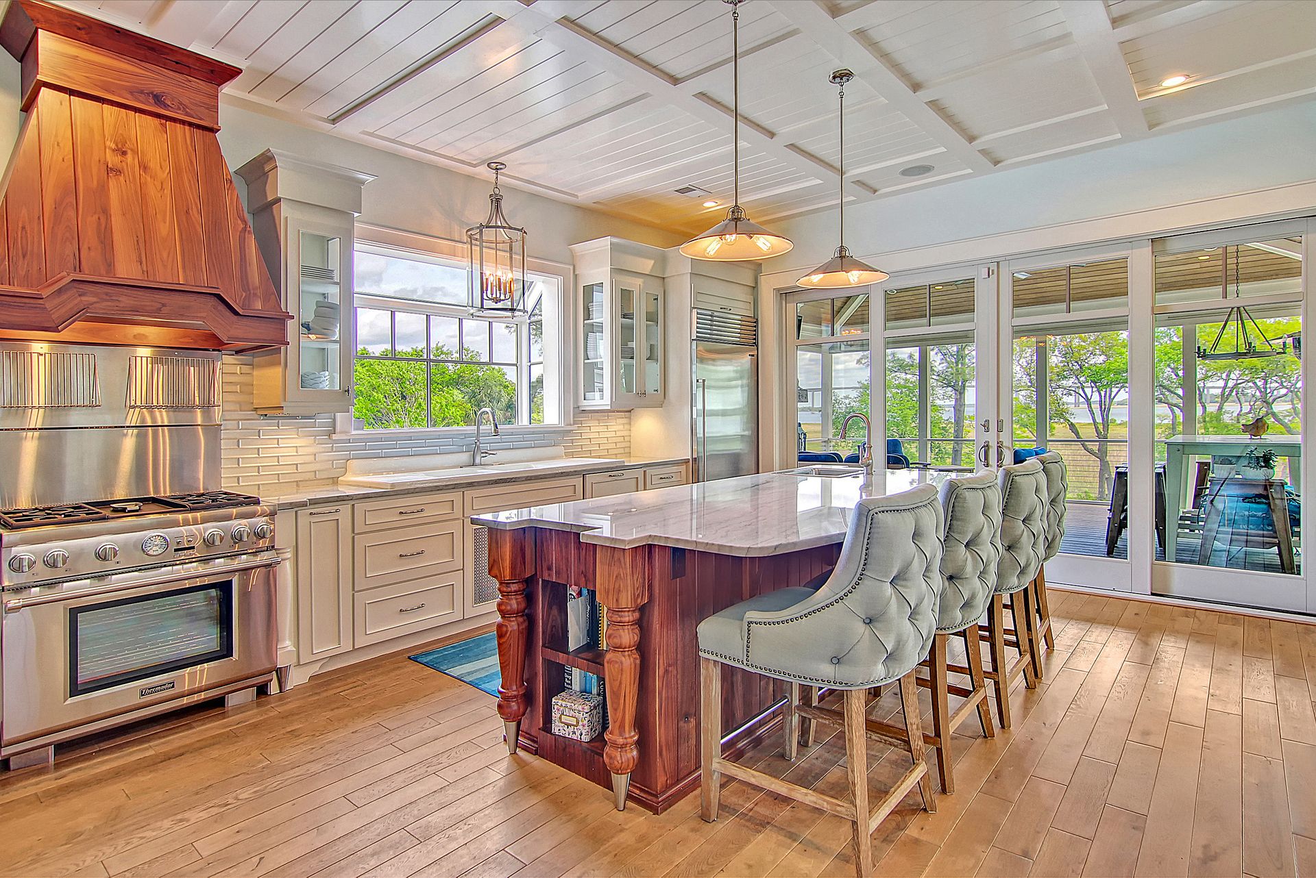 Photos of a high-end home at 1868 Beekman St, Charleston, South Carolina