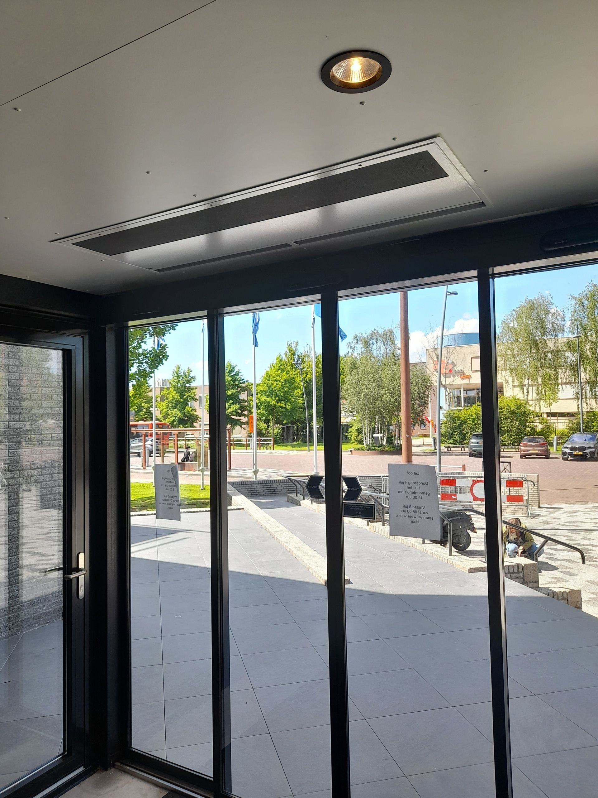 frico air curtain in Gemeentehuis