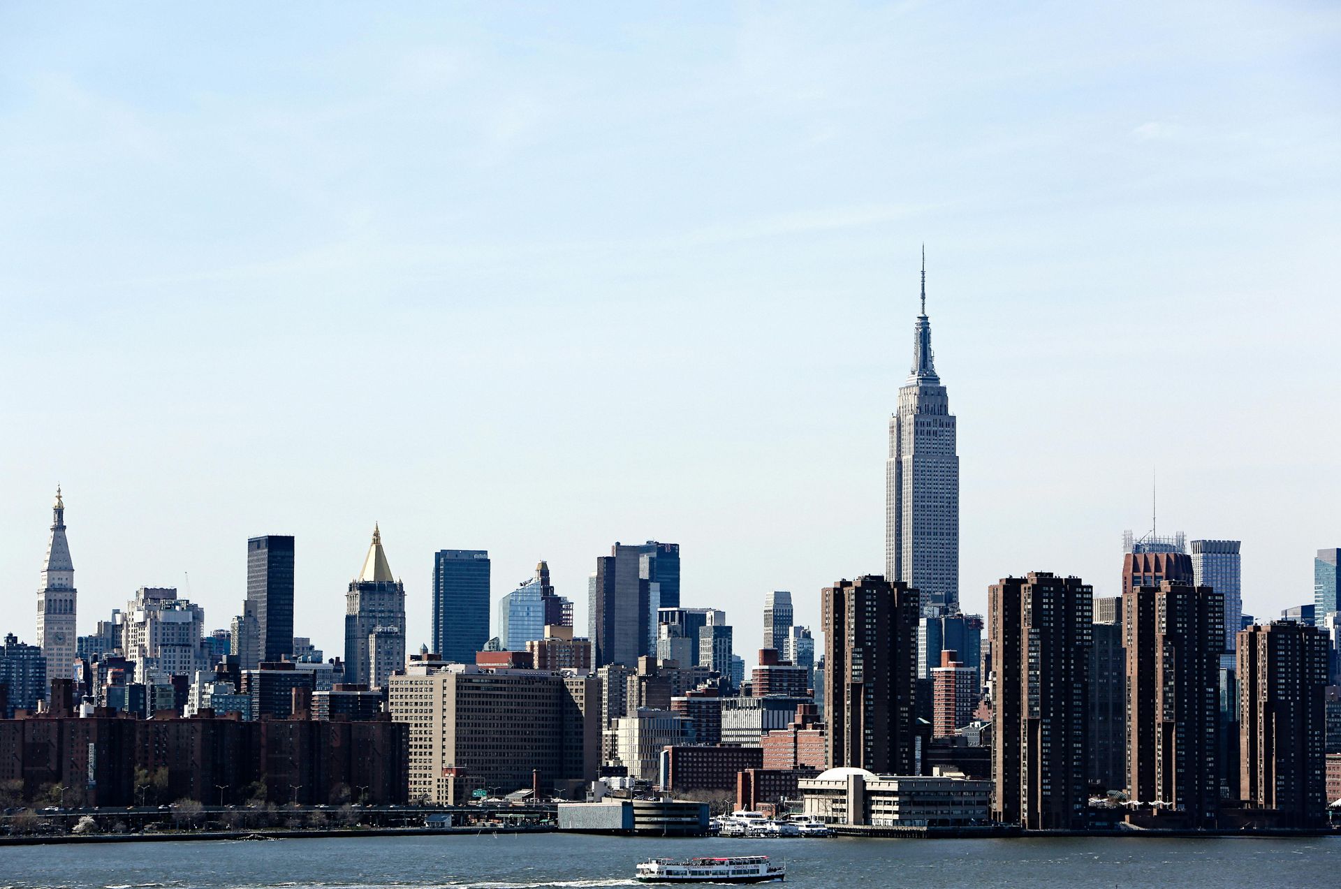 Skyline of New York shown from the surrounding ocean
