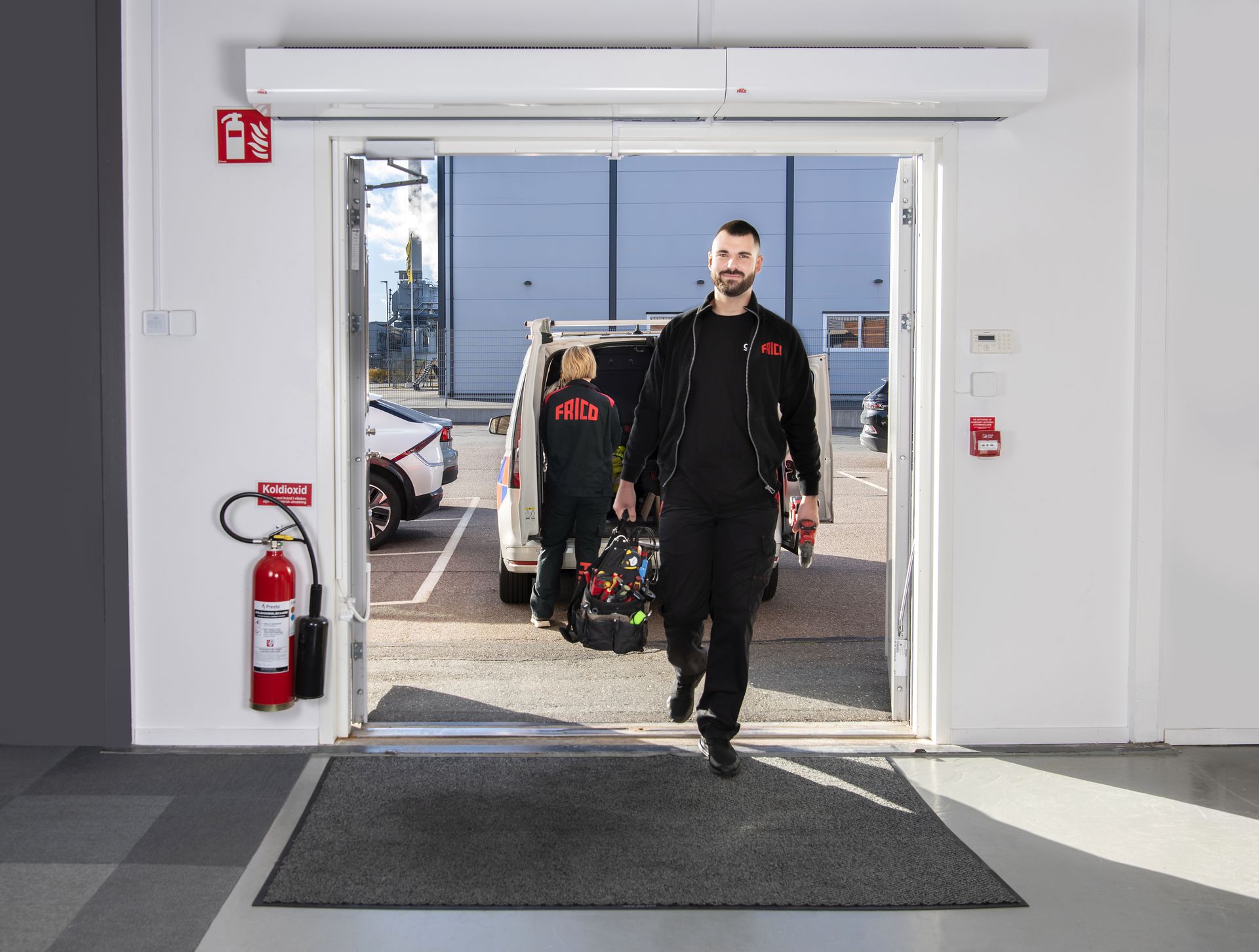 Frico Service Arriving 02