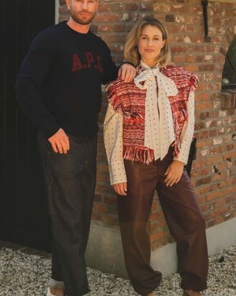 Zo maak je donkerrood het stijlvolste item in je garderobe