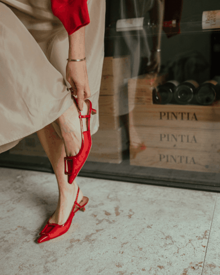 Kitten heels: klein hakje, groot stijlstatement in 2026