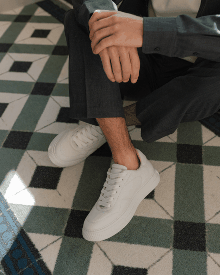 Sneaker etiquette op kantoor: zo draag je sneakers naar je werk