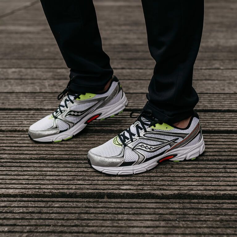 Saucony sneakers met mesh en vegan leer