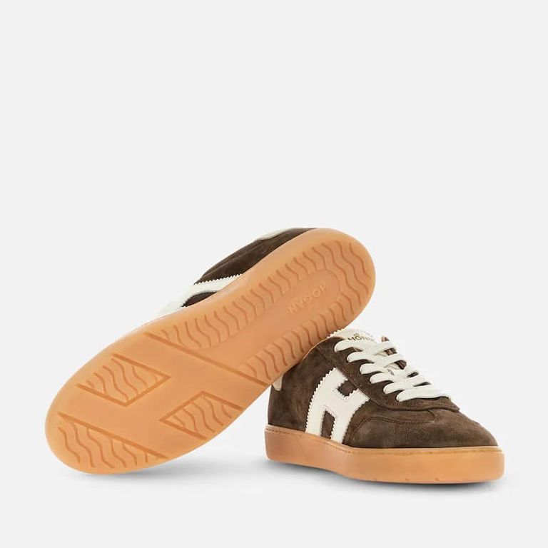 Hogan bruine suède low-top sneakers met lichtbruine vintage gumzool