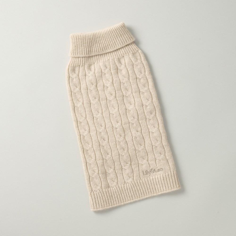 Image of a Lily Leo oatmeal cashmere sweater