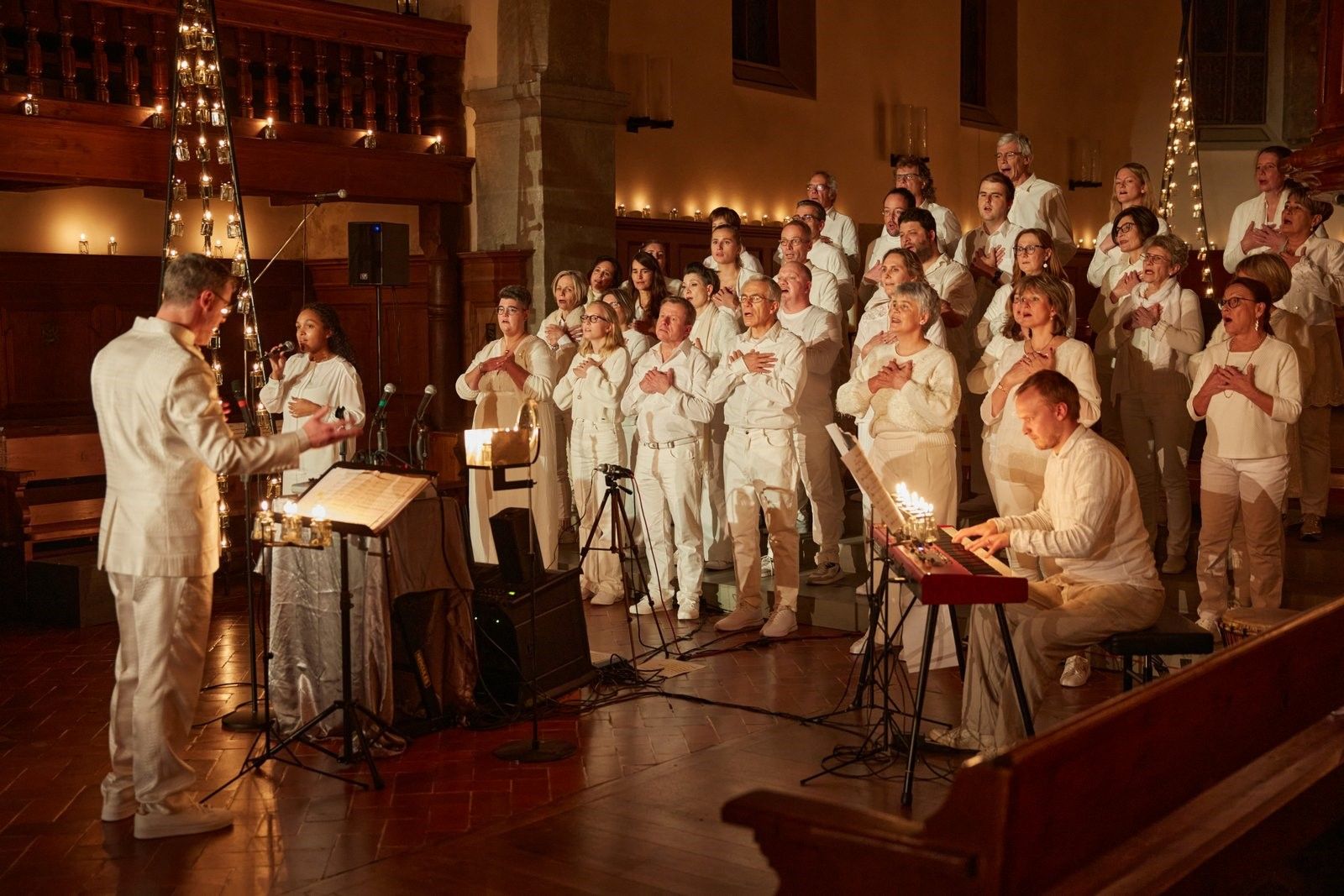 Der Gospelchor Liebefeld im Jahr 2021 mit ihrem Programm "Candlelight Christmas". (Bildquelle: Thomas Reufer)