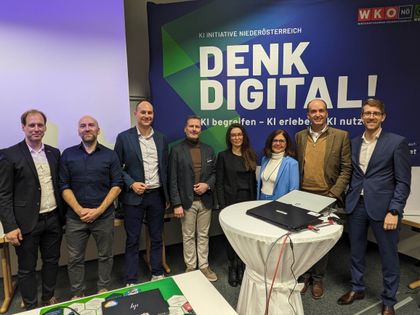 Foto von den Digitalks: Bernhard Dissauer-Stanka (WKNÖ-Bezirksstellenleiter Neunkirchen), Tom Reichenbach und Sebastian Eckler (Amazon Web Service), Florian Slezak (Microsoft), Nadine Artaz (Google), Monika Eisenhuber (WKNÖ-Bezirksstellenobfrau Neunkirchen) Andreas Kornherr (TIP NÖ) und Felix Pirker (Google).