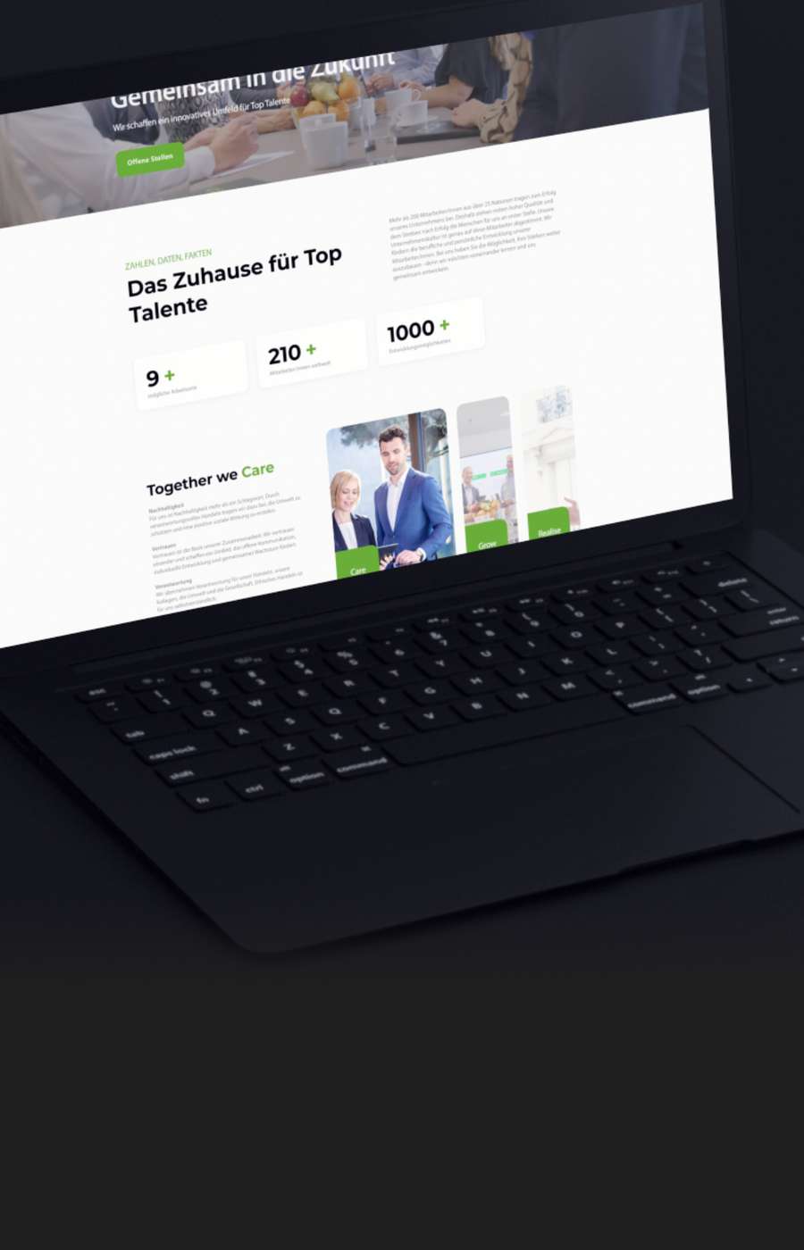 Ein Laptop zeigt die Unternehmenswebseite von CCE.