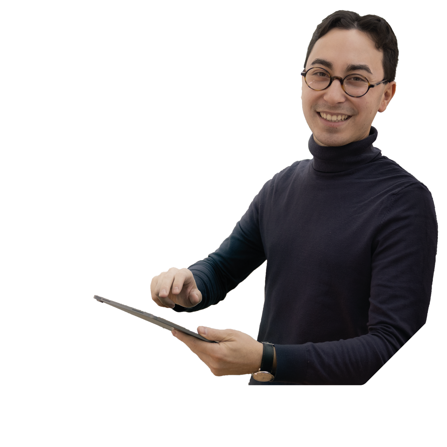 Das Bild zeigt eine geschäftige Redaktion im Hintergrund und einen lächelnden Redakteur im Vordergrund