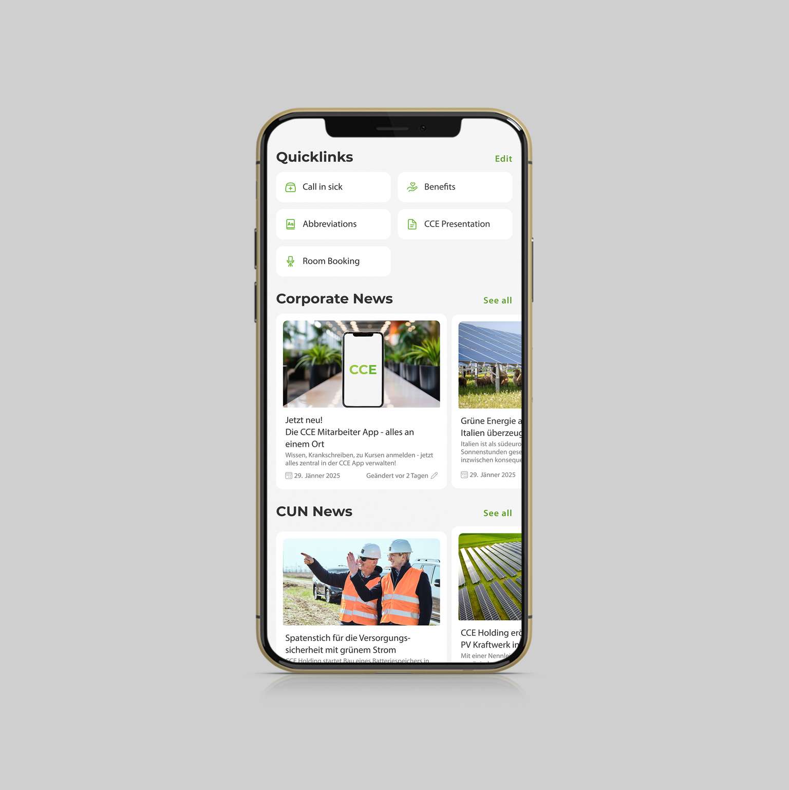 Ein Handy zeigt die Mitarbeiter App von CCE.