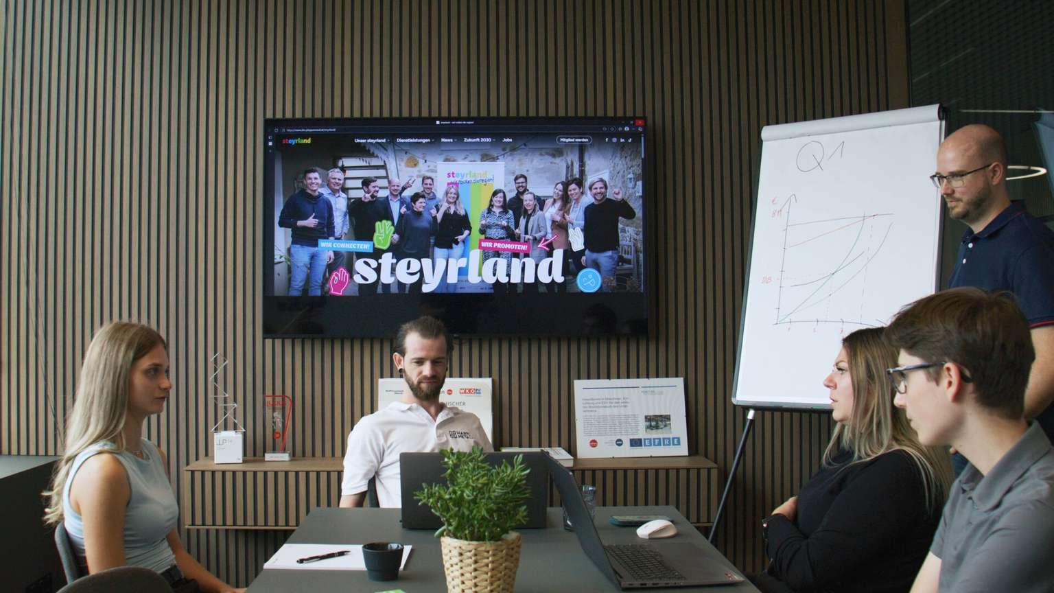 Besprechung im Netzwerk Steyrland