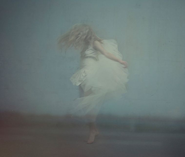 © Lou Sarda, Prix Spécial 2024 Objectif FEMMES - série "Dialogue avec l'ange"