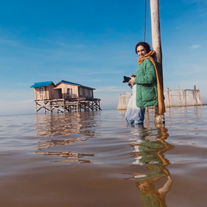 Portrait de Masoumeh Bahrami, lauréate du prix photo Dahinden Une autre empreinte 2025