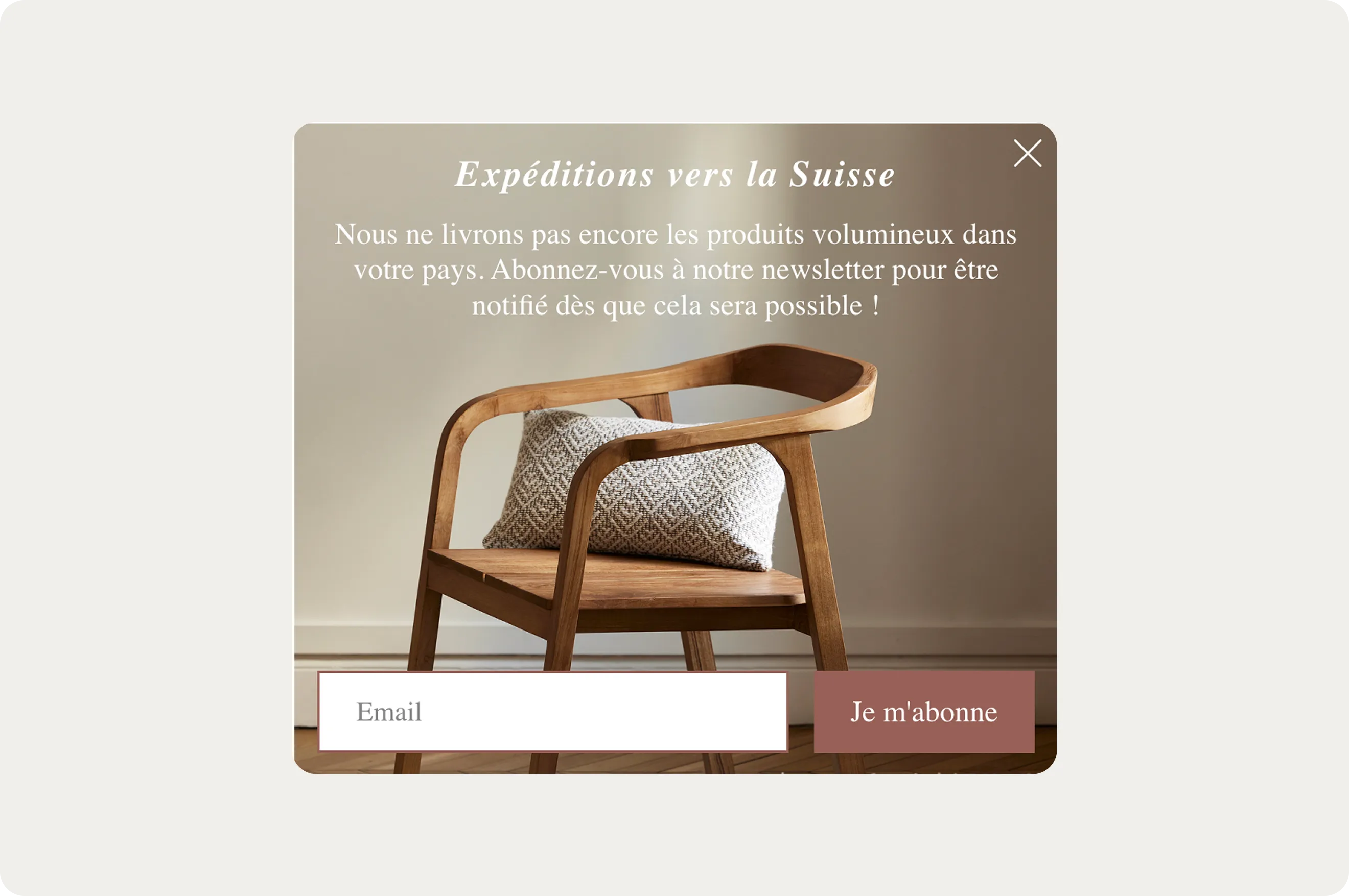 Wooden chair with a patterned cushion, overlaid with text about shipping to Switzerland and a newsletter subscription form.
