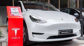 Tesla Delivers New Price Cuts in a Bid to Spur Demand