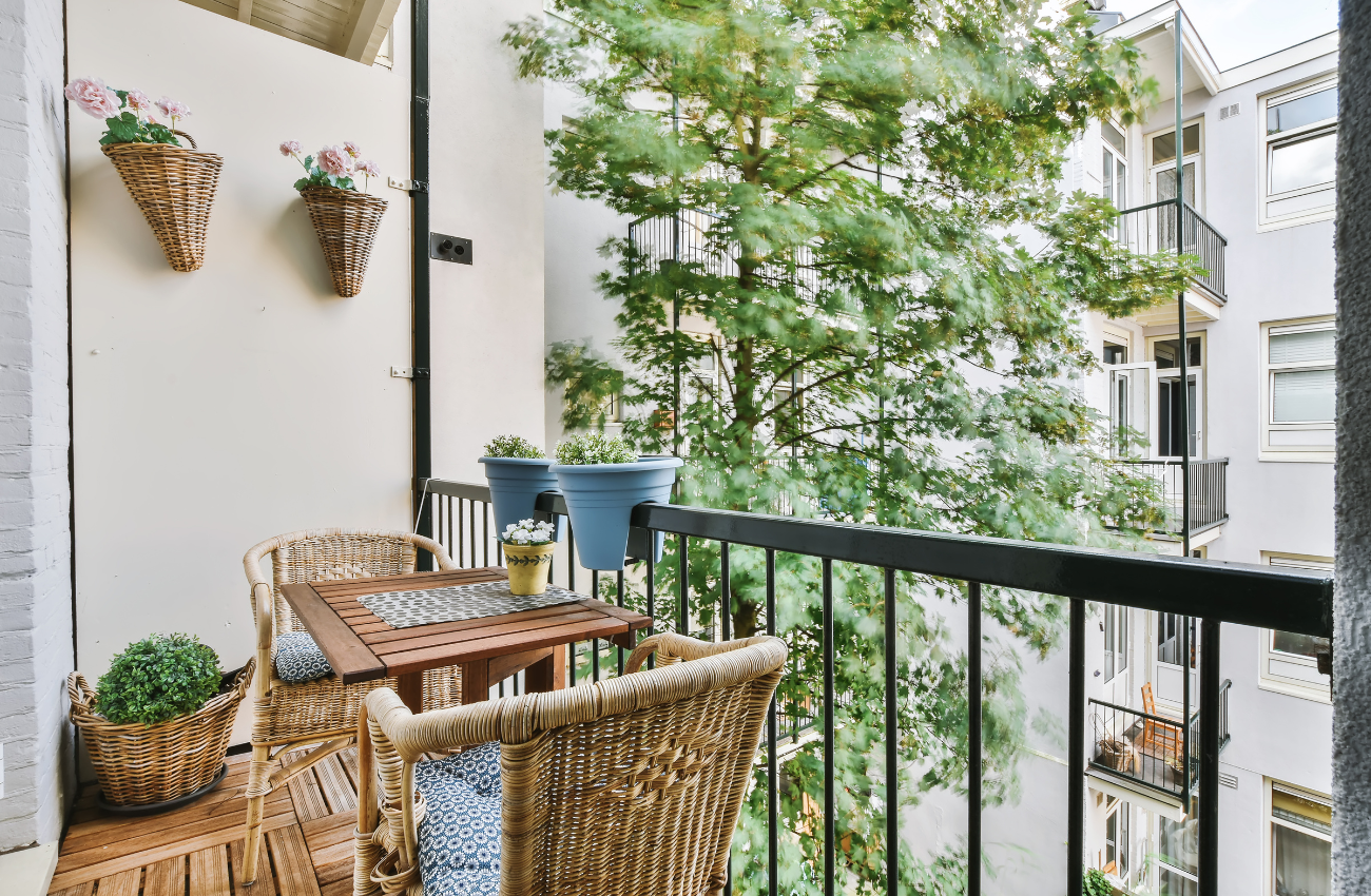 Comment aménager facilement une petite terrasse ou un balcon ?