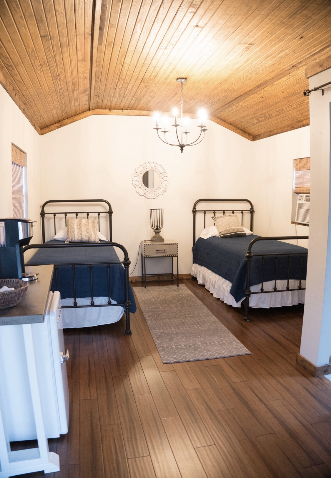 Cabin Rentals Texas Ponderosa, Forestburg TX