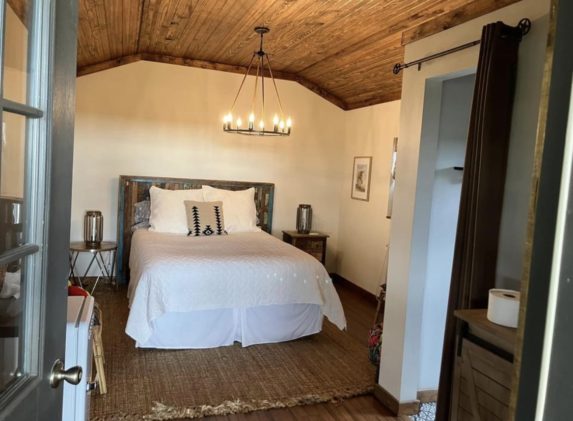 Cabin Rentals Texas Ponderosa, Forestburg TX