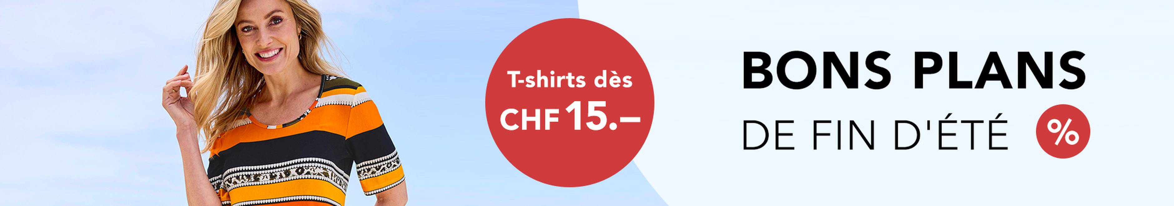 Une femme souriante portant un T-shirt coloré. Le texte présente des T-shirts à petit prix dans le cadre des « offres de fin d'été ».