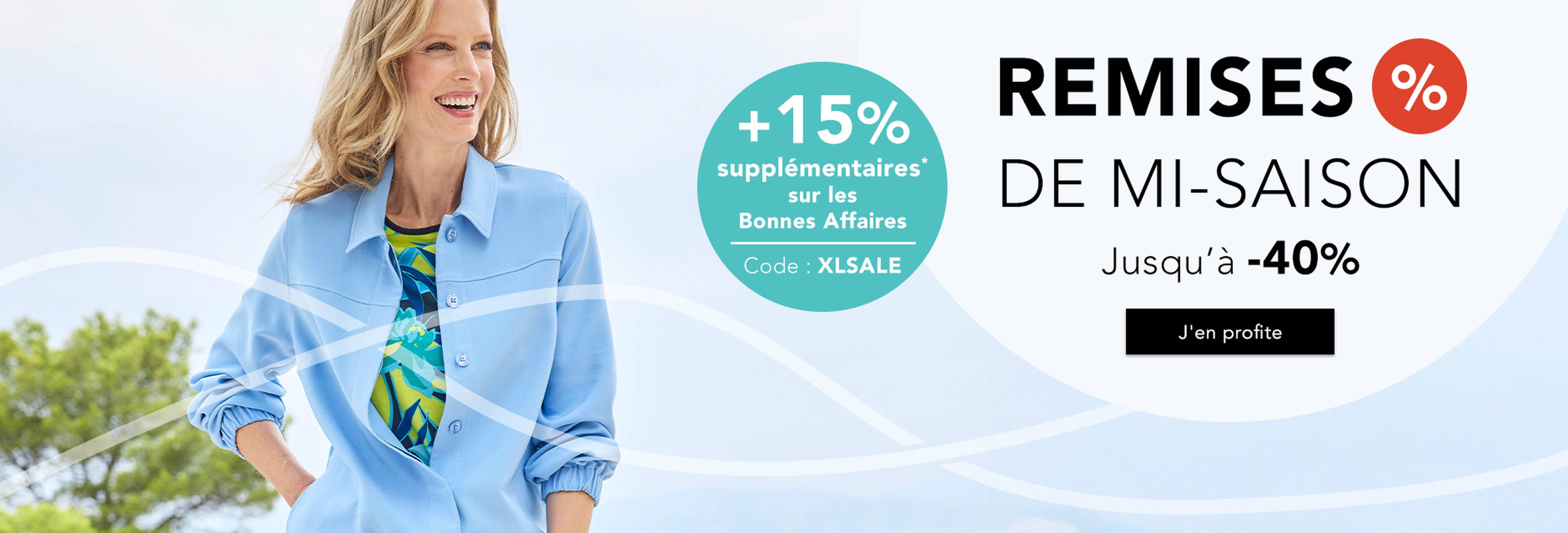 Une femme vêtue d'un manteau bleu sourit à l'extérieur. Texte : « Soldes de mi-saison, jusqu'à 40 % de réduction, +15 % de réduction supplémentaire avec le code XLSALE. »