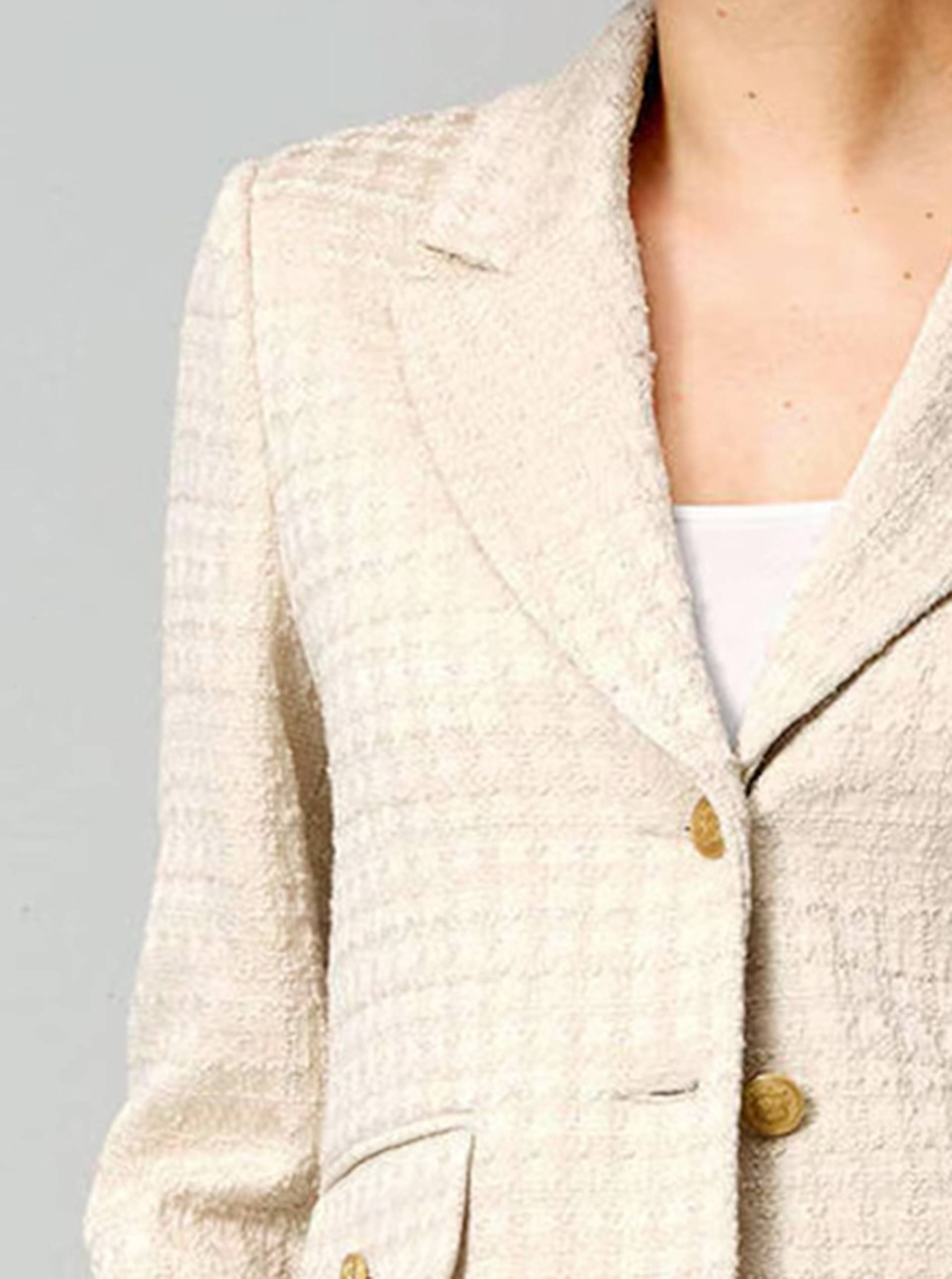 Figurtypen bestimmen - welche Jacke passt zu mir? •	A-Figur: Schmale Schultern & ausgeprägte Hüften •	V-Figur: Schultern & Brust sind ausgeprägter, schmale Hüften •	H-Figur: Gerade Silhouette, Schultern & Hüften bilden eine Linie •	X-Figur: Schlanke Taille, Schultern, Brust & Hüften sind breiter •	O-Figur: Schlanke Beine & runde Körpermitte  