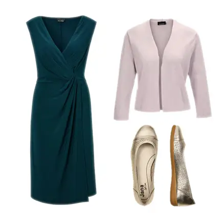Tenue composée d'une robe portefeuille couleur pétrole, d'un blouson léger et de ballerines assorties.