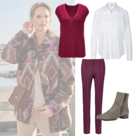 Tenue avec pull-over, chemise, pantalon stretch, bottes en cuir assorties et veste-chemise ethnique.