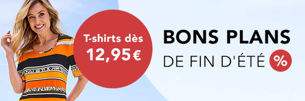 Une femme souriante portant un T-shirt coloré. Le texte présente des T-shirts à petit prix dans le cadre des « offres de fin d'été ».