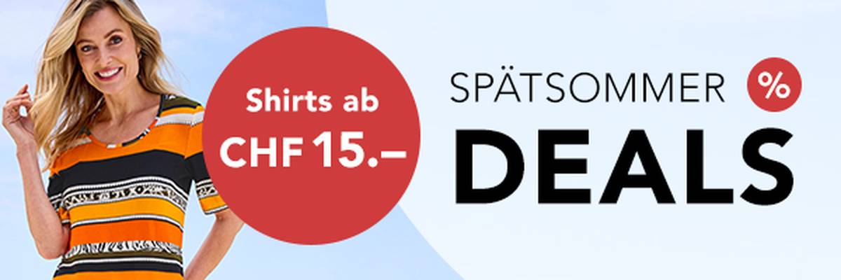 Eine lächelnde Frau in einem bunten Shirt. Der Text bewirbt Shirts ab einem niedrigen Preis für die „Spätsommer-Angebote“.