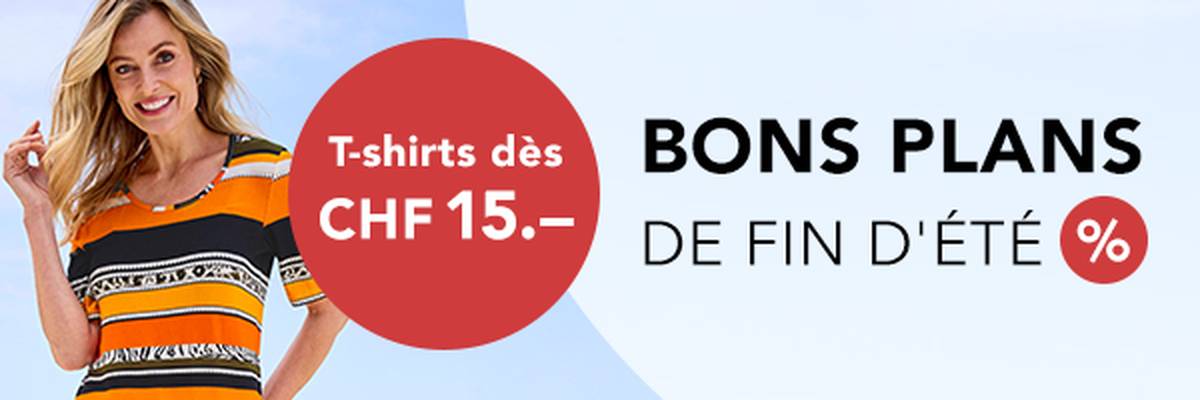 Une femme souriante portant un T-shirt coloré. Le texte présente des T-shirts à petit prix dans le cadre des « offres de fin d'été ».