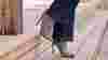 Vers l'article de magazine Pantalon large - Jeans combiné avec des chaussures à talons hauts