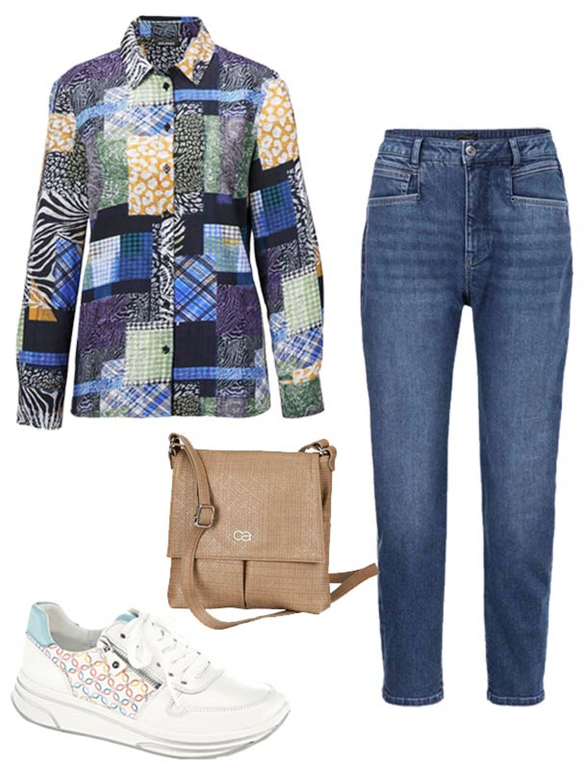 Outfit Mom Jeans mit Bluse, Umhängetasche und Sneaker