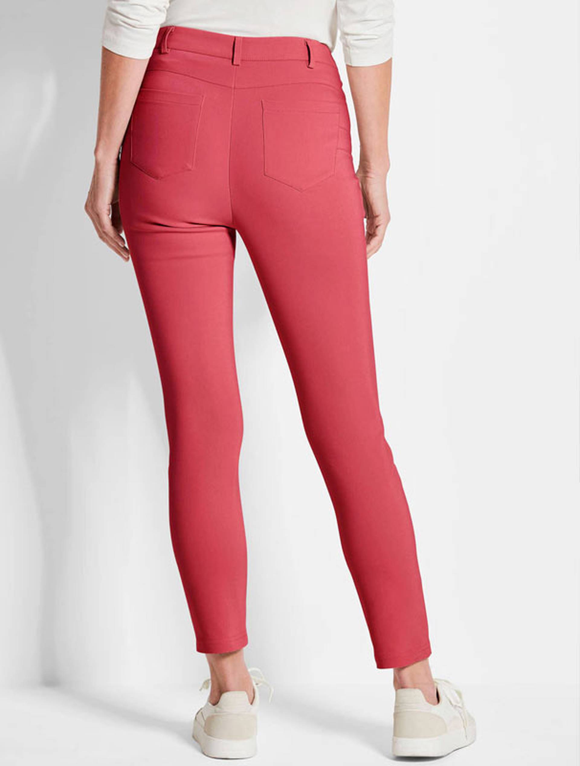 Qu'est-ce qu'un pantalon carotte - croquis technique d'un pantalon carotte pour femme
