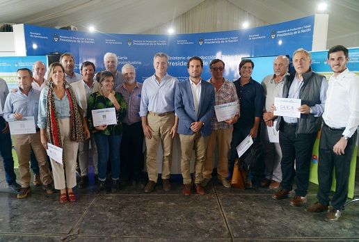 Argentina, Acuerdos firmados con Universidades, empresas y asociaciones llevará tecnología a escuelas agropecuarias, Casa Rosada, Contexto ganadero, noticias ganaderas, sector agropecuario