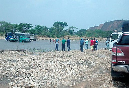 Puente de Paz de Ariporo sigue cerrado, reparación del puente de Paz de Ariporo tardará un mes y medio más, sector ganadero de Arauca y Casanare afectado por el cierre del puente de Paz de Ariporo