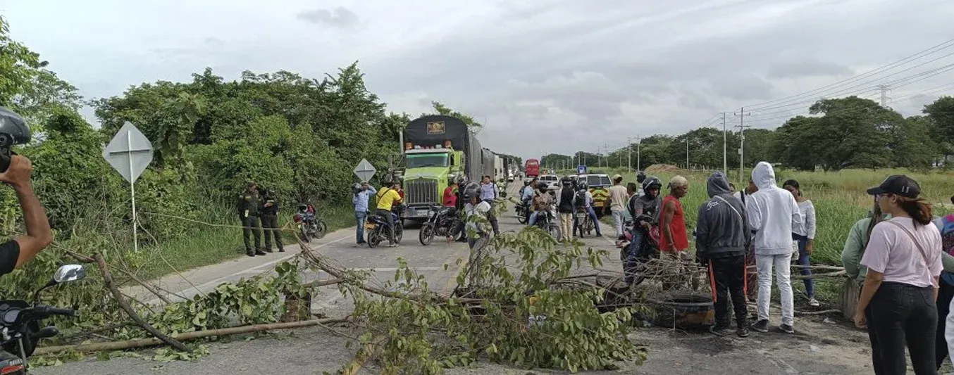 Aracataca: bloqueo indefinido