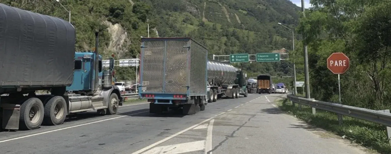 Movilidad lenta vía Bogotá - Villavicencio