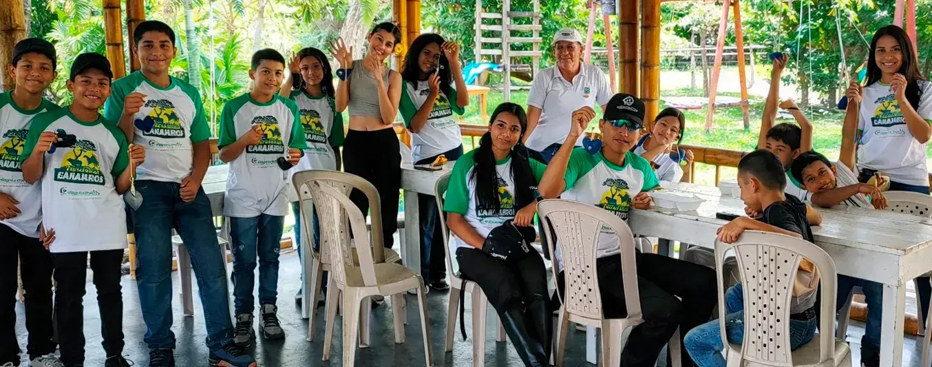 Niños entre 10 y 15 años están aprendiendo de ganaderia con formación guiada en el Valle del Cauca