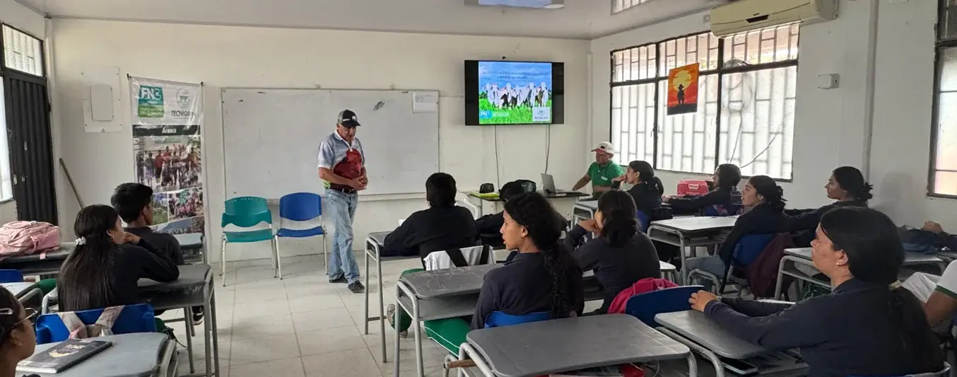 Fedegán capacita en ganadería sostenible a estudiantes de grado 11 en Tame