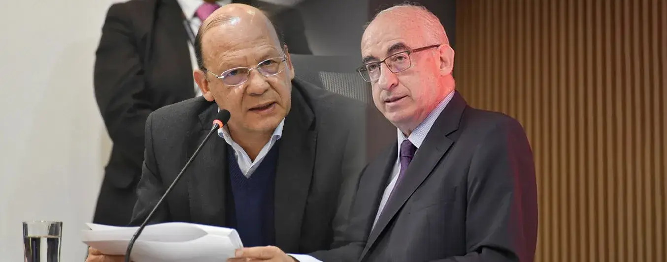 Leonardo Villar, gerente del Banco de la República y Germán Ávila Ministerio de Hacienda