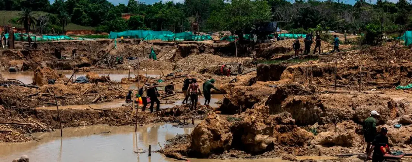 La mina de oro ilegal del 'clan del Golfo' en terreno de una base militar de Antioquia