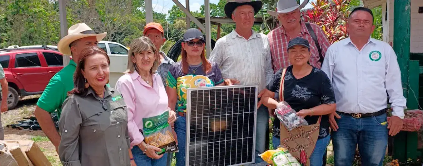 Entrega de tecnología para implementar sostenibilidad en ganaderías de Hato y Simacota en Santander