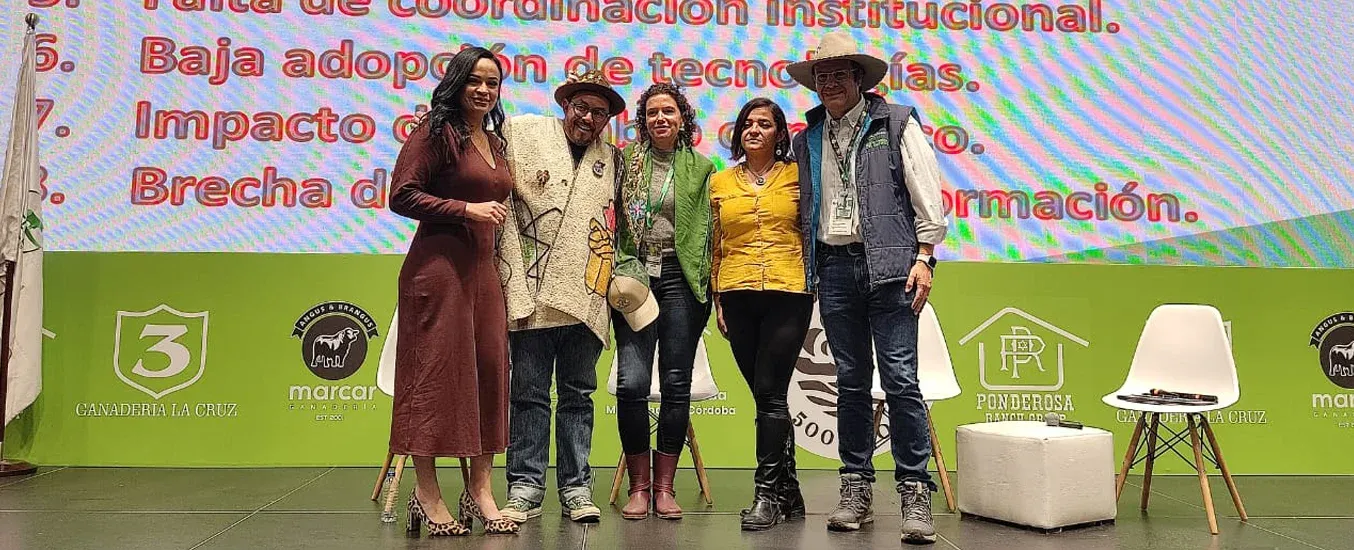 Panel Olver Ayala