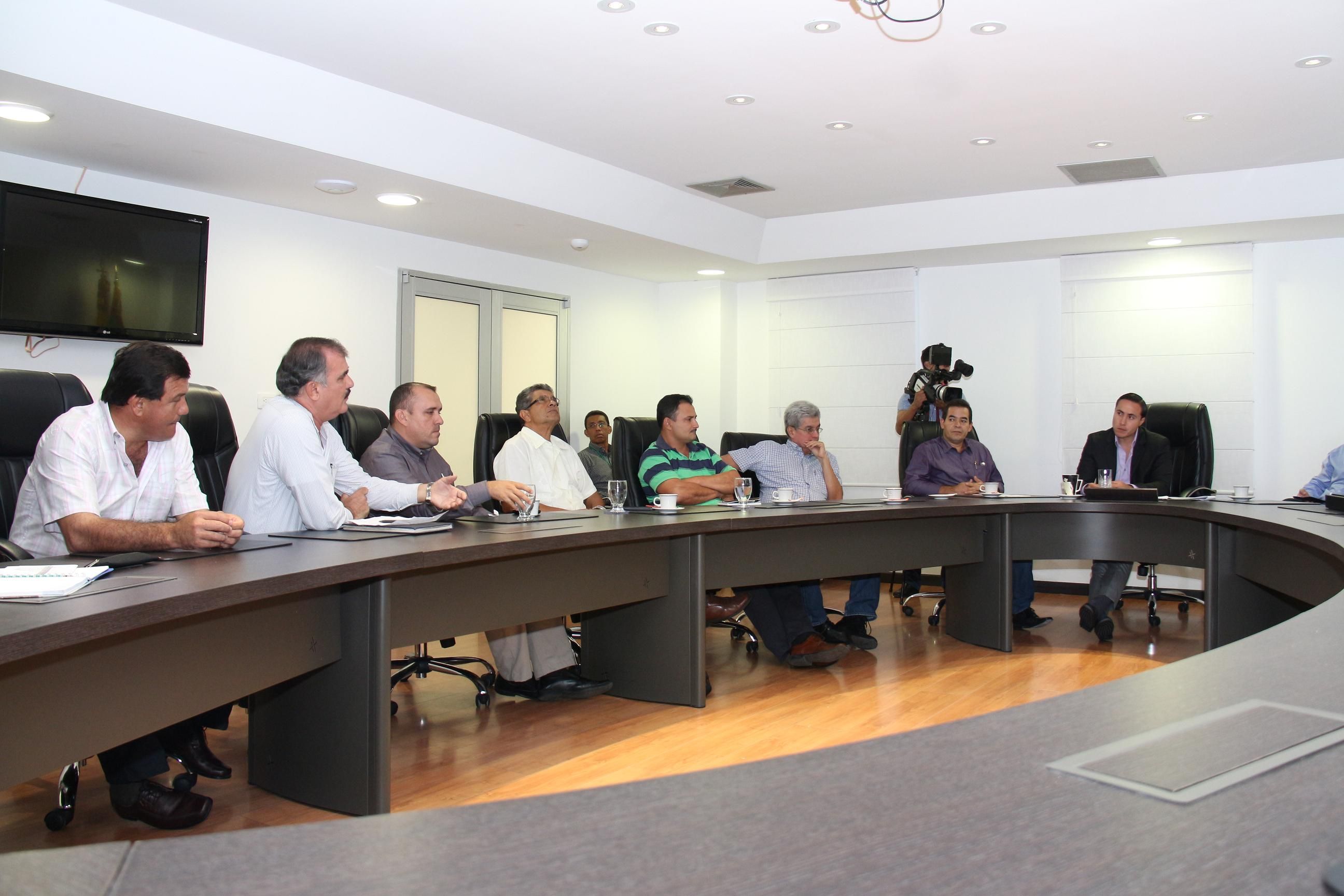 $2.000 millones, fueron los recursos prometidos por la Gobernación de Santander para levantar el paro. Foto: Gobernación de Santander. Mesa Nacional de Cacaoteros