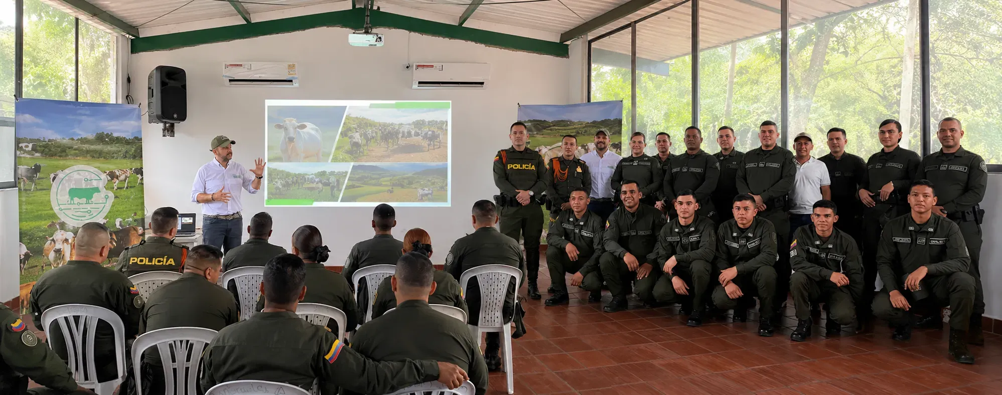 Ganaderos y Policía