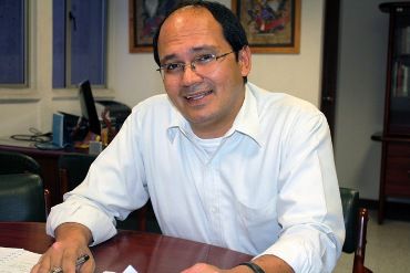 Renzo Ramírez Bacca, docente e investigador de la Facultad de Ciencias Humanas y Económicas de la Universidad Nacional en Medellín. Foto: Archivio. Renzo Ramírez Bacca, docente e investigador de la Facultad de Ciencias Humanas y Económicas de la Universidad Nacional en Medellín. Foto: Archivio.